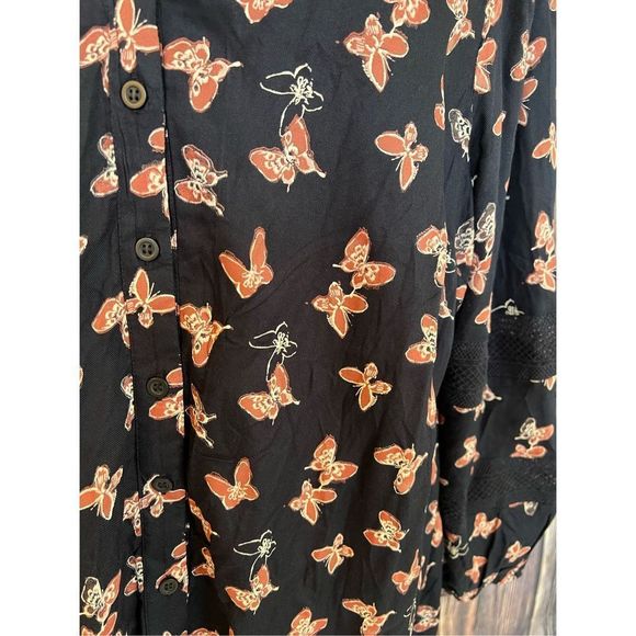 Lane Bryant No-Peek Button-Front Lace Trimmed blouse (Sz 14/16) plus - Picture 5 of 11